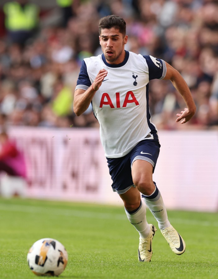 EDINBURGH, SCOTLAND - JULY 17:  Manor Solomon of Tottenham Hotspur controls the ball during the Pre-Season Friendly between Heart of Midlothian and Tottenham Hotspur at Tynecastle Stadium on July 17, 2024 in Edinburgh, Scotland. (Photo by Ian MacNicol/Getty Images)