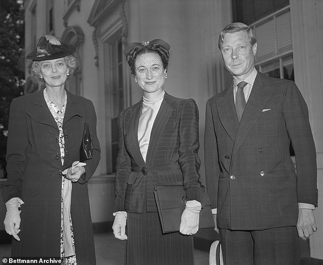 Roosevelt proposed that the Duke and Duchess should visit the White House the following autumn. Edward and Wallis duly showed up in September 1941, again for lunch, and were treated like royalty