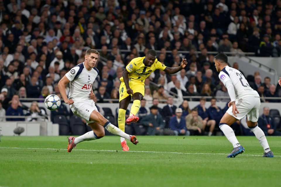 Nicolas Pepe of Villarreal has a shot deflected for a corner.