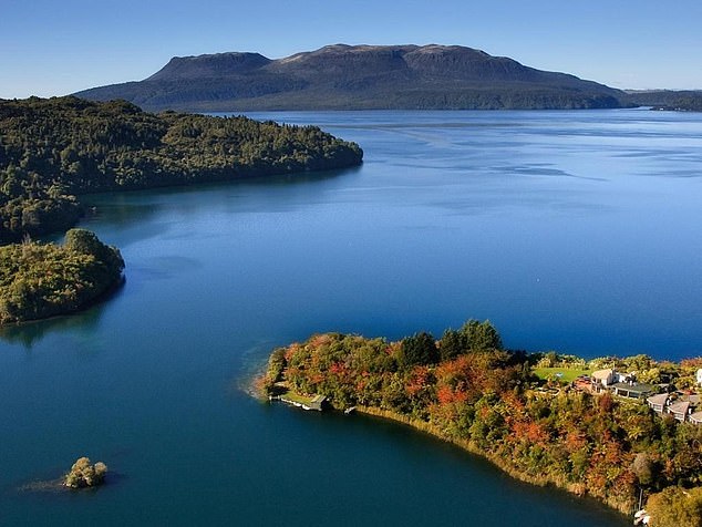 The Solitaire is located on a thin peninsula overlooking the serene Lake Tarawera