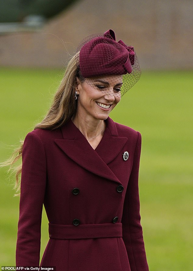 Kate paid tribute to her mother-in-law, Princess Diana by wearing her feather pendant, which contains 18 Round Cut diamonds with small emeralds that surround the Prince of Wales feathers symbol