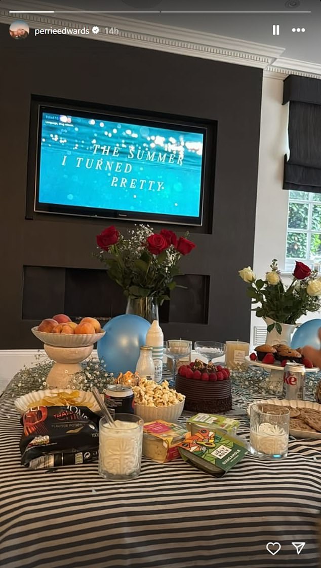 So the singer, 32, ensured she was strapped in for the final, hosting a watching party complete with roses, candles and balloons, as well as a delicious spread of snacks, including popcorn, crisps and a chocolate cake