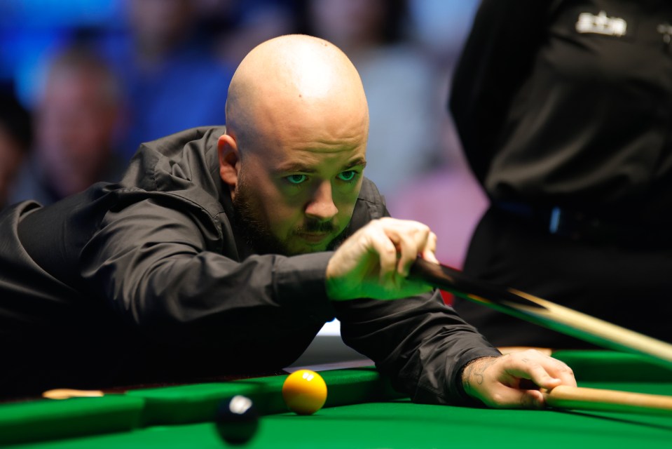 BRENTWOOD, ENGLAND - SEPTEMBER 18: Luca Brecel of Belgium plays a shot in the fifth round match against Robbie Williams of England on day 8 of 2025 BetVictor English Open at the Brentwood Leisure Centre on September 18, 2025 in Brentwood, England. (Photo by Tai Chengzhe/VCG via Getty Images)