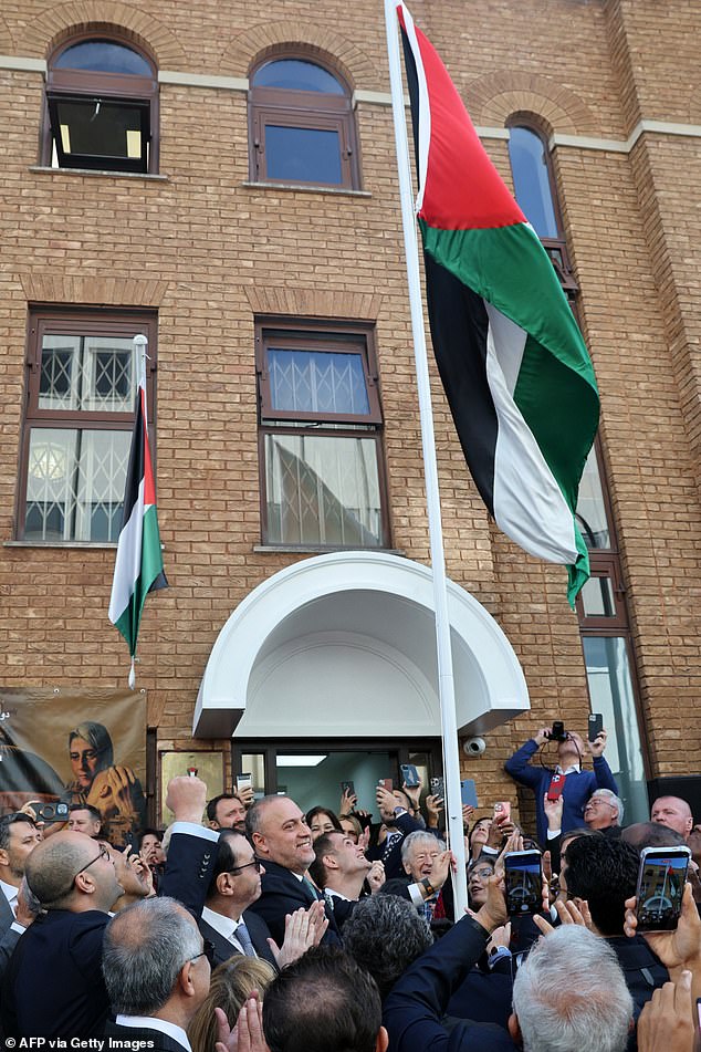 Starmer has brought shame on himself, and his government, this week by recognising a Palestinian ¿state¿ without first placing any preconditions on Hamas or indeed the Palestinians