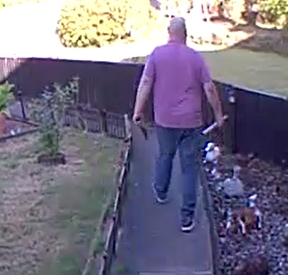 Shane Berry leaving his neighbors armed with a knife and pole.