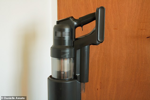 You don't need to deal with a smelly vacuum, our tips can help