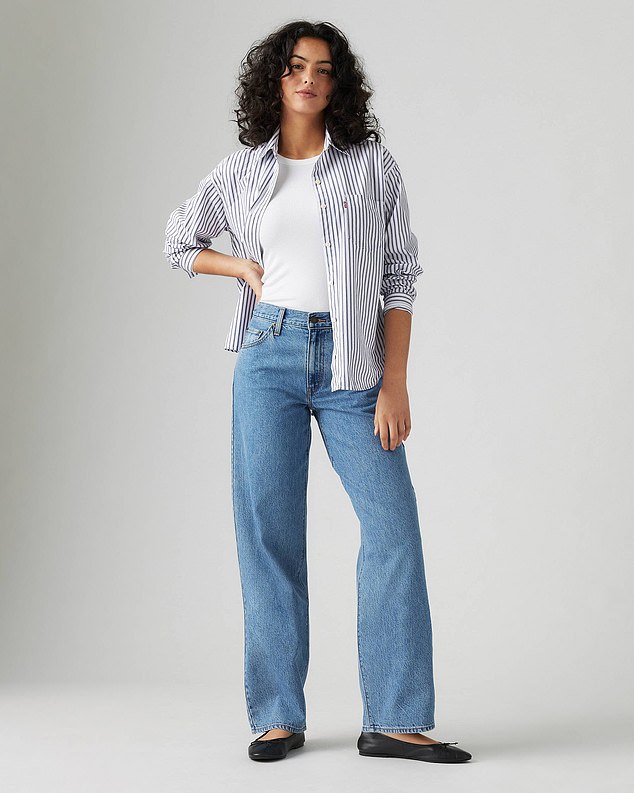 I love the name and fit on these Levi's baggy dad jeans - and they're flattering on the body