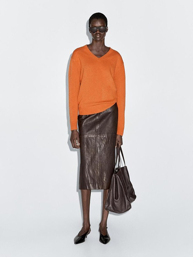 I also love this straight nappa style skirt from Massimo Dutti. It's one of the best out there