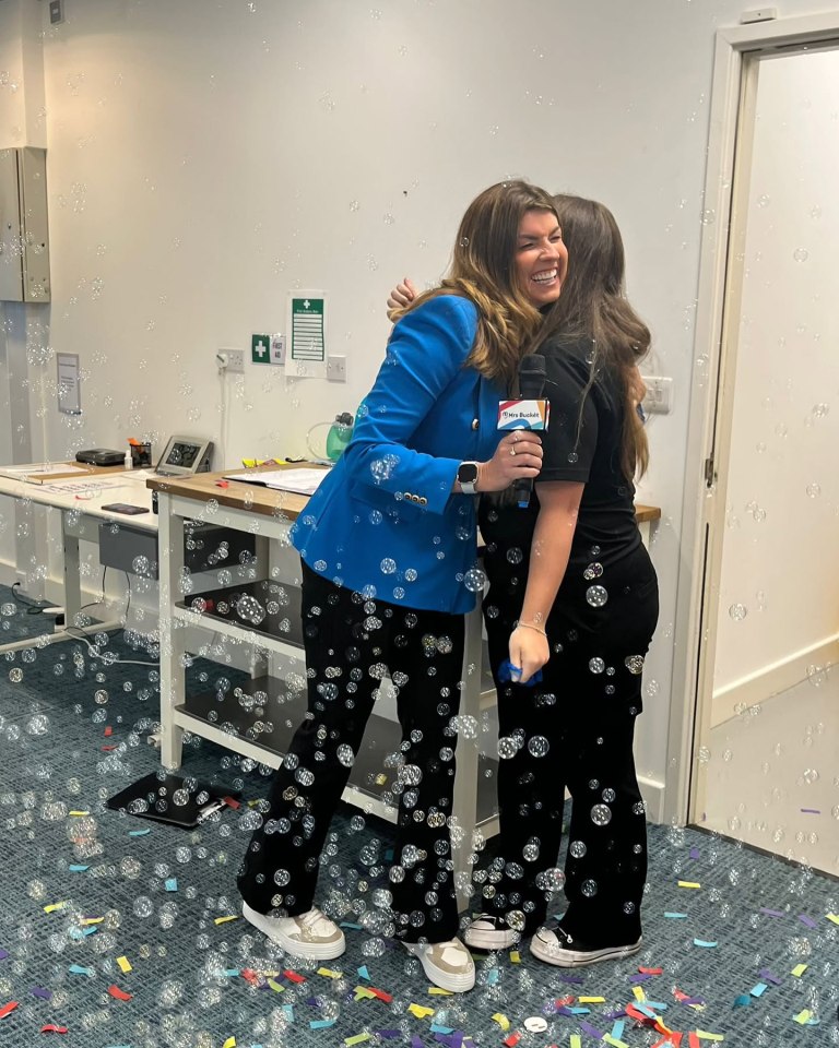 U TURN I got up a U in business but my company makes £830k a MONTH  its perfect for mums even though people look down on it, https://www.instagram.com/mrsbucketcleaning/