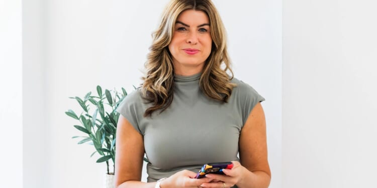 I got a U in business but my company makes £830k a MONTH… it's the ideal job for mums even though people look down on it