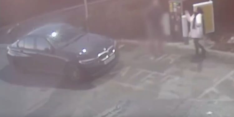 Shocking moment sneaky jewel thieves distract driver at petrol station and steal £2million out of car boot