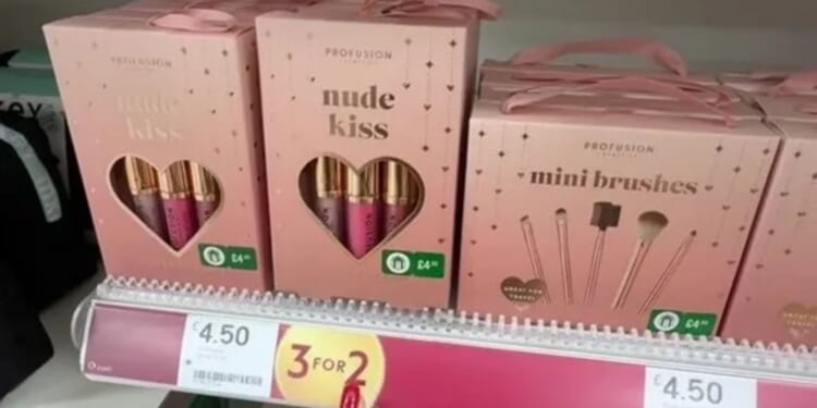 Cash-strapped & don't want to fork out a fortune for Xmas? Here are the 13 best gift sets - they're all £5 or under