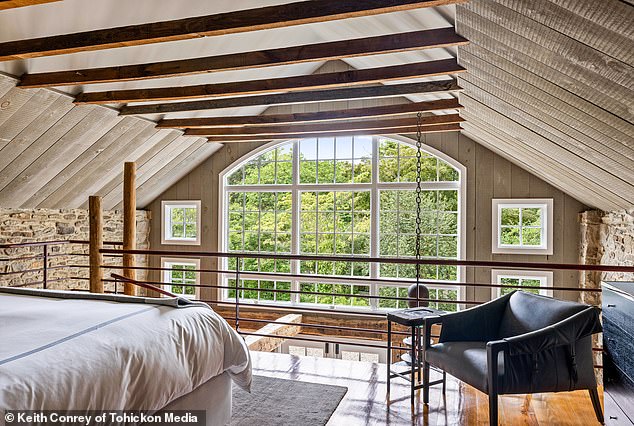 The sprawling estate, located in Pennsylvania , became the backdrop to countless family memories for Yolanda and her children, Gigi, Bella and Anwar Hadid