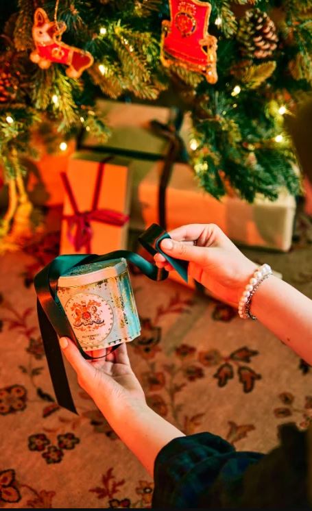 Buckingham Palace to open its first-ever Christmas shop  heres what to know