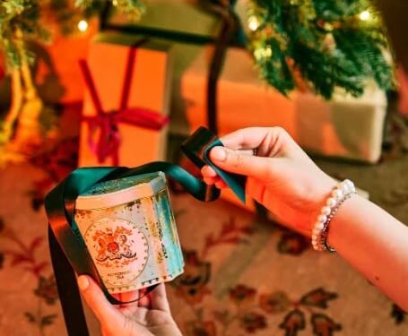 Buckingham Palace to host its first ever pop-up shop this Xmas, with regal hampers, gins and stocking fillers