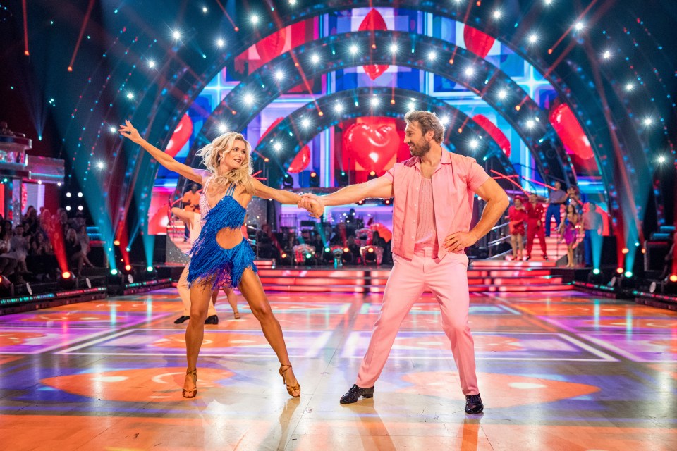 Nadiya Bychkova and Chris Robshaw dancing on Strictly Come Dancing.