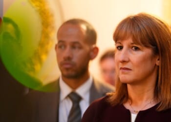 Let young Europeans work in UK in post-Brexit deal, says Rachel Reeves as Brits brace for budget tax rises of £30bn