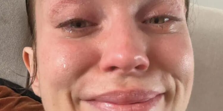 Strictly's Vicky Pattison shares pic of her in tears and says she's 'riddled with anxiety' hours before first live show