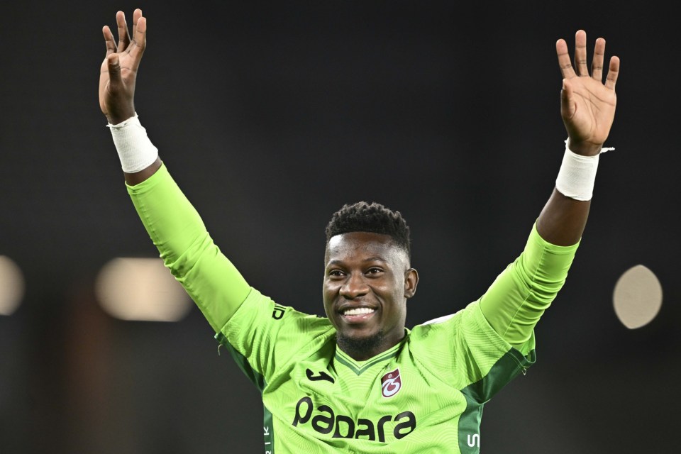ISTANBUL, TURKIYE - SEPTEMBER 27: Trabzonspor goalkeeper Andre Onana greets fans at the end of the Turkish Super Lig week 7 match between Misirli.com Fatih Karagumruk and Trabzonspor at Ataturk Olympic Stadium in Istanbul, Turkiye on September 27, 2025. (Photo by Arif Hudaverdi Yaman/Anadolu via Getty Images)
