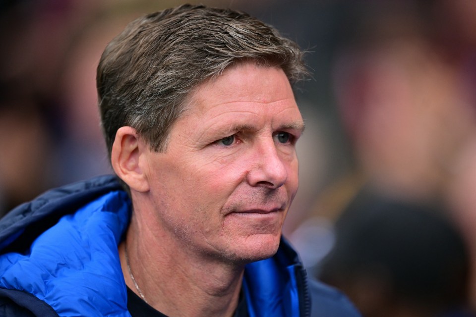 Crystal Palace's Austrian manager Oliver Glasner arrives ahead of kick-off in the English Premier League football match between Crystal Palace and Liverpool at Selhurst Park in south London on September 27, 2025. (Photo by Ben STANSALL / AFP) / RESTRICTED TO EDITORIAL USE. No use with unauthorized audio, video, data, fixture lists, club/league logos or 'live' services. Online in-match use limited to 120 images. An additional 40 images may be used in extra time. No video emulation. Social media in-match use limited to 120 images. An additional 40 images may be used in extra time. No use in betting publications, games or single club/league/player publications. / (Photo by BEN STANSALL/AFP via Getty Images)