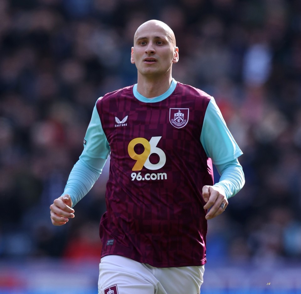 Jonjo Shelvey of Burnley during an FA Cup match.