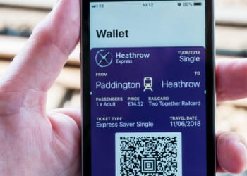 All the iPhone tips and hacks I always use on holiday - from money tricks to free sightseeing guides