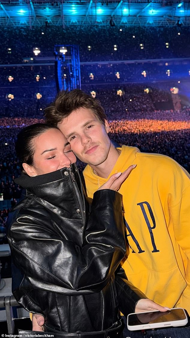 She shared a sweet snap of Jackie and Cruz from the crowd