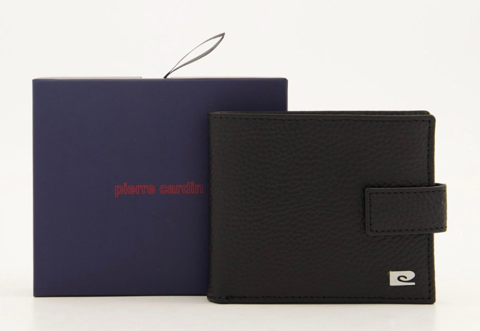 Pierre Cardin leather wallet and presentation box.