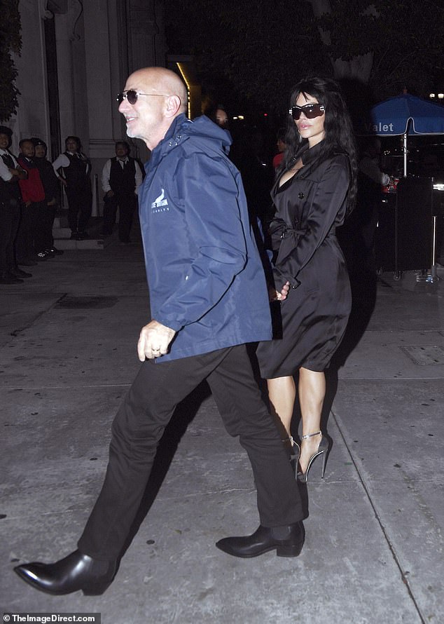 Jeff Bezos arrived with his new wife Lauren