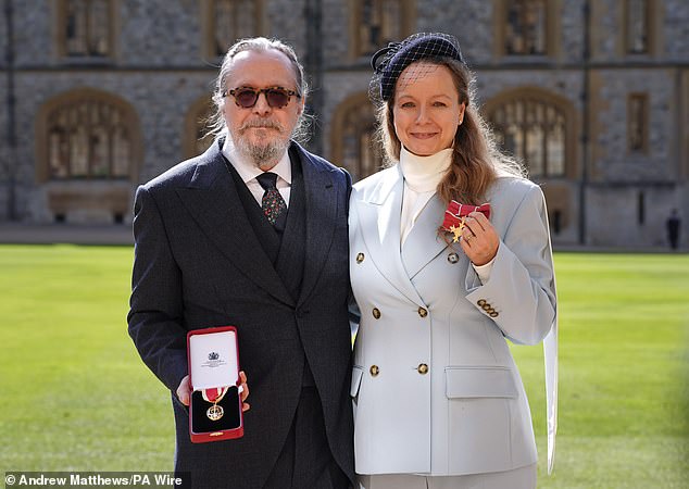 Gary posed for a photo with actress Samantha Morton who was given an OBE for services to drama