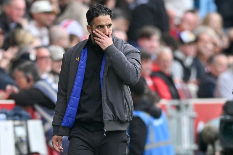 BRENTFORD, ENGLAND - SEPTEMBER 27: Ruben Amorim manager of Manchester United looks dejected during the Premier League match between Brentford and Manchester United at Brentford Community Stadium on September 27, 2025 in Brentford, England. (Photo by Vince Mignott/MB Media/Getty Images)
