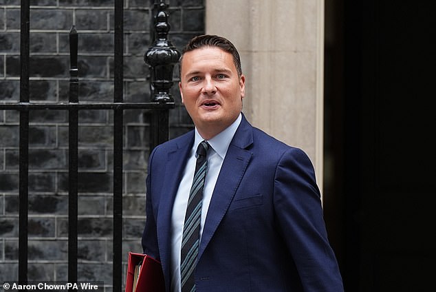 One of the most lavish tributes to Angela Rayner after her overdue resignation from the Cabinet came from the uber-ambitious Health Secretary Wes Streeting, writes Andrew Pierce