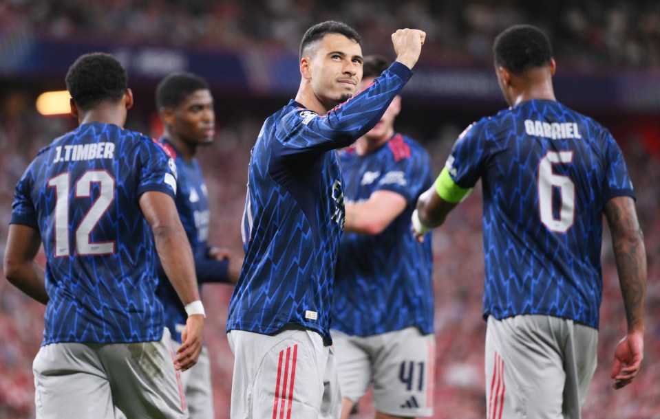 Gabriel Martinelli of Arsenal celebrates scoring with teammates.