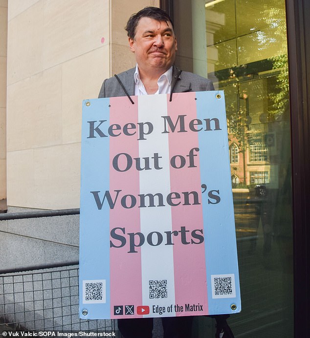 'Cancelled' Father Ted comedy writer Graham Linehan (pictured) has quit Britain for a new life in Arizona - and is seeking asylum in the United States as a 'free speech refugee'