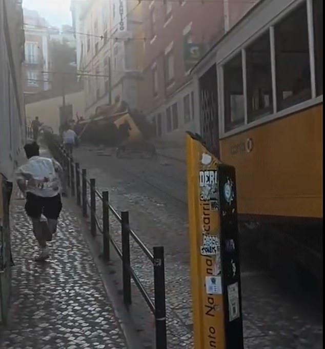 Horrifying footage captured the chaotic scenes just moments after Lisbon's famous Gloria Funicular derailed on Wednesday