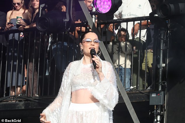 Jessie J has returned to the stage on Saturday for her first live performance since undergoing a mastectomy following her breast cancer battle