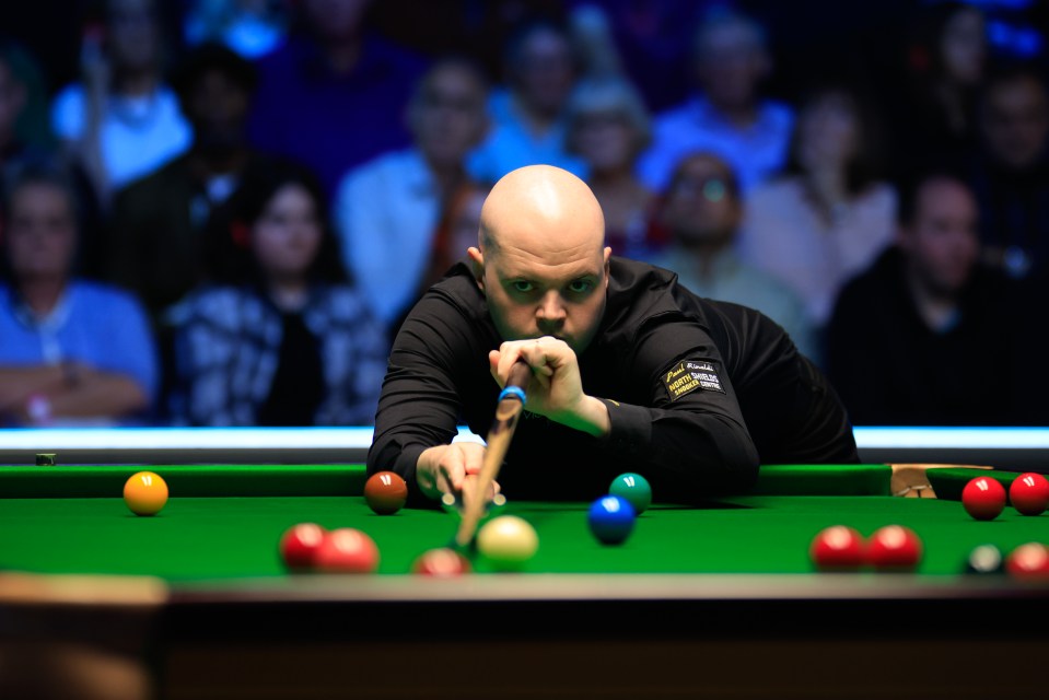 BRENTWOOD, ENGLAND - SEPTEMBER 18: Elliot Slessor of England plays a shot in the fifth round match against Judd Trump of England on day 8 of 2025 BetVictor English Open at the Brentwood Leisure Centre on September 18, 2025 in Brentwood, England. (Photo by Tai Chengzhe/VCG via Getty Images)