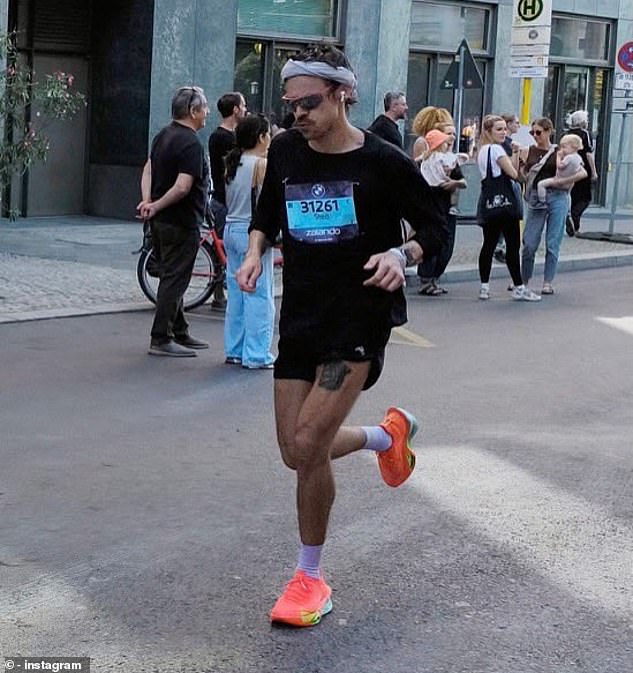 Harry Styles stunned onlookers as he went incognito to run the Berlin Marathon on Sunday, under the name of Sted Sarandos