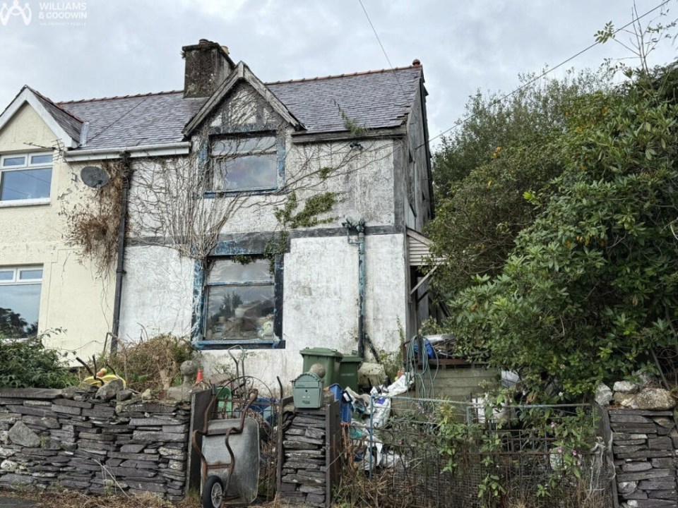 HOUSE ABOUT THAT House in quiet, leafy village looks perfectly normal as it hits market for bargain price - but horrors await inside, , https://www.rightmove.co.uk/properties/166912313#/?channel=RES_BUY,