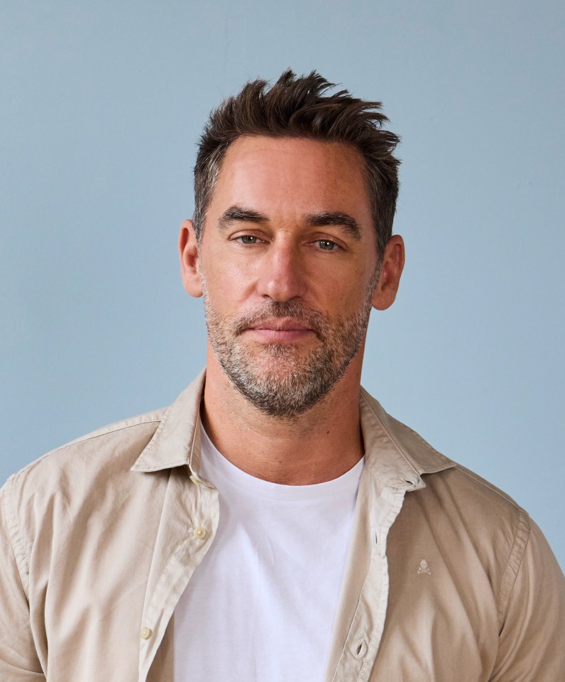 Headshot of Rob Hobson.