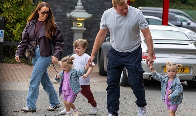 Skinner and his wife Sinead were recently spotted taking their children out for a meal - appearing to be one big happy family