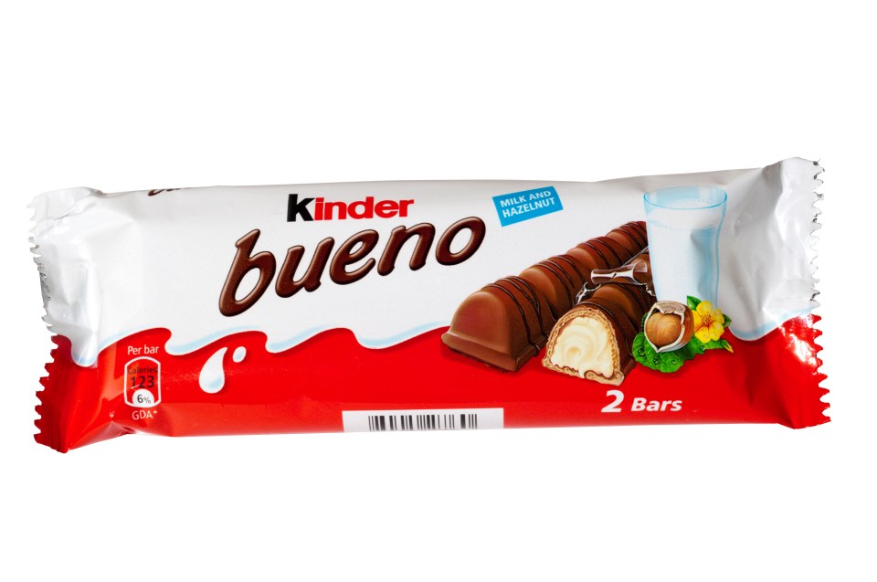Kinder Bueno chocolate bar wrapper.