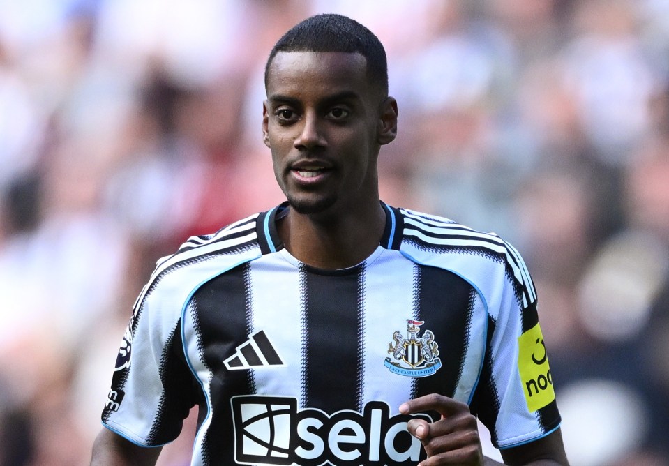 Alexander Isak, Newcastle United player, in action.