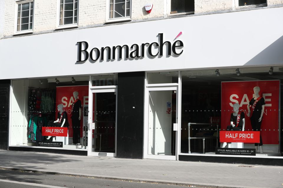 a store front with a sign that says bonmarche