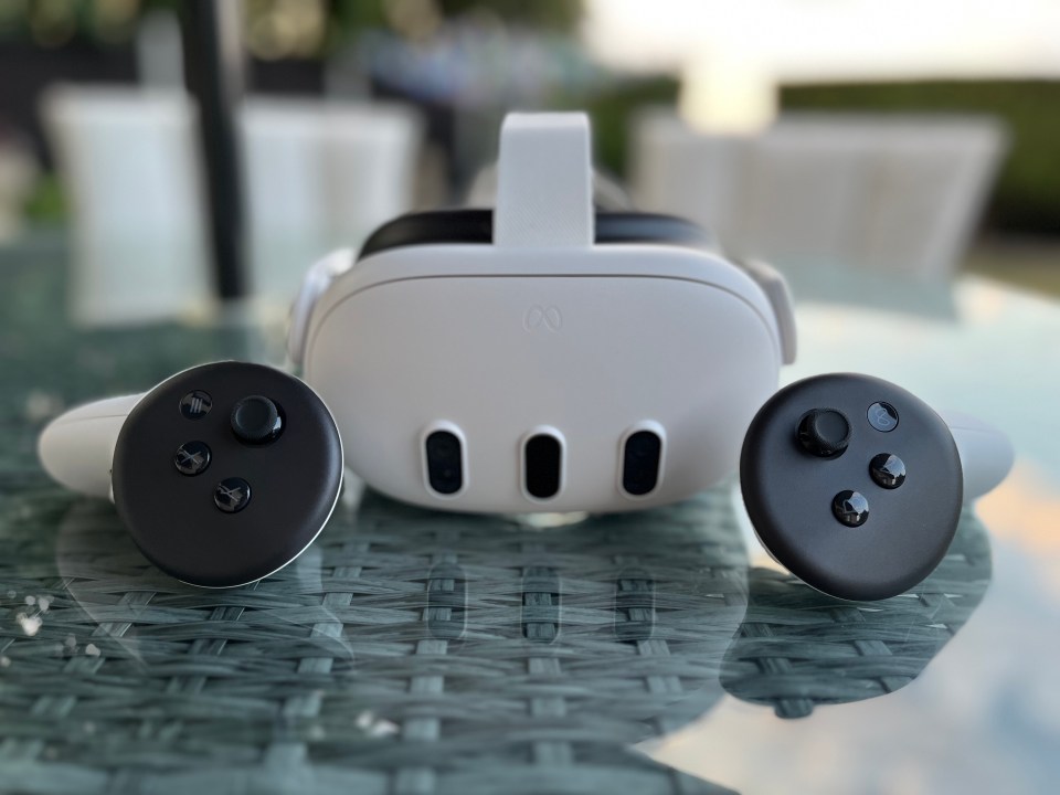 Meta Quest 3 VR headset and two controllers.