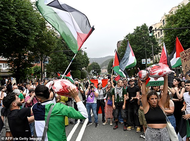 The 11th stage of Spanish cycling race Vuelta a Espana finished without a winner due to pro-Palestine protestors being at the course