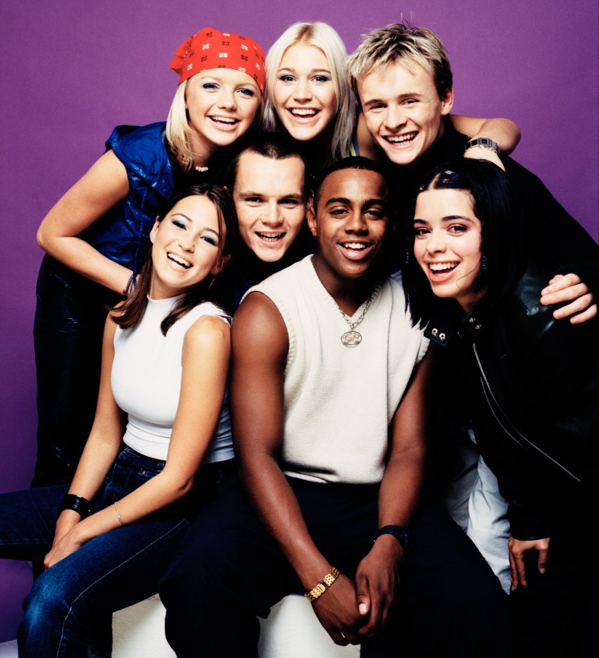 Photo of the pop group S Club 7.