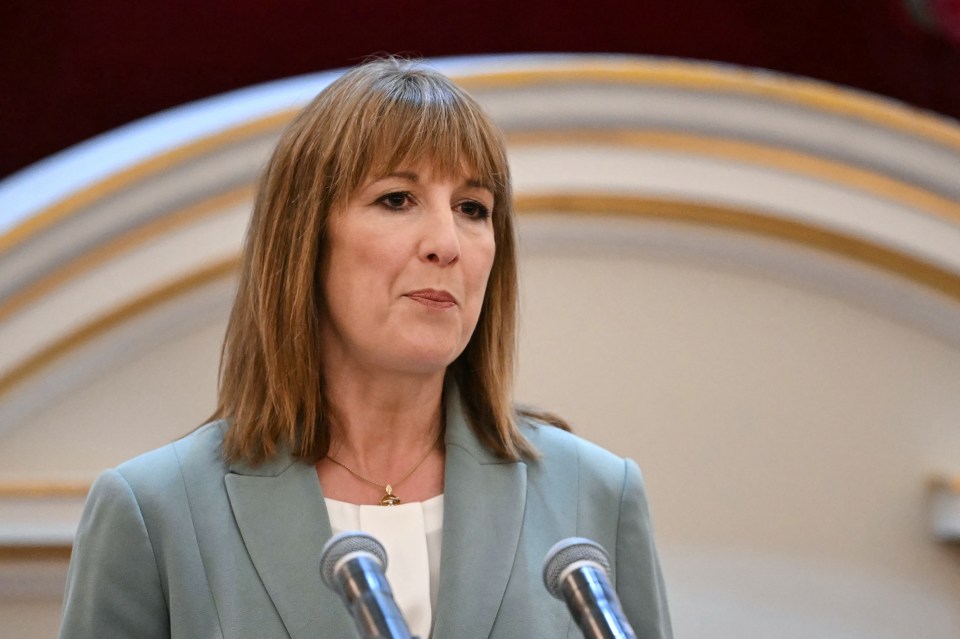 Rachel Reeves giving a speech.