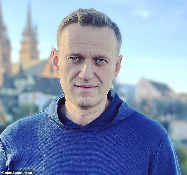 The politician, who campaigned against official corruption, was serving a 19-year sentence on charges of extremism when he died