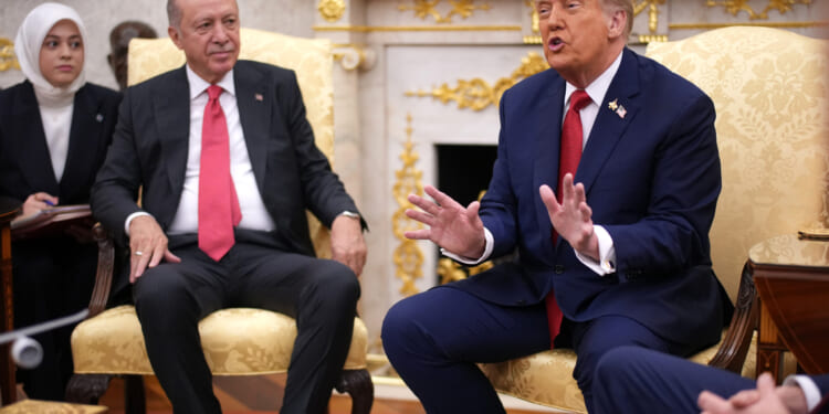 Trump Welcomes Erdoğan to White House